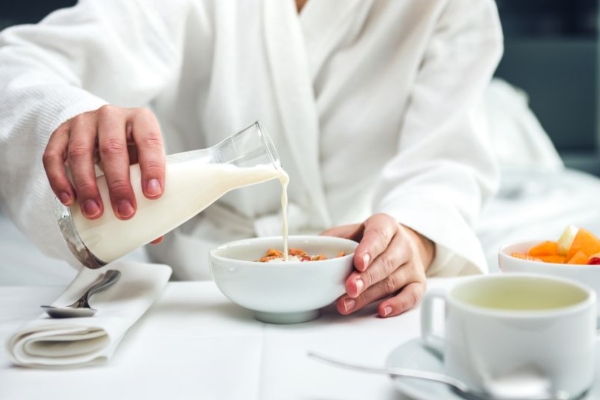 骆驼奶粉哪个品牌是正宗的?多少钱一罐?2024正宗驼奶粉十大品牌排行榜一览