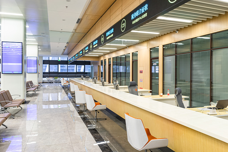 中国市民之家市政服务大厅，社会保障卡服务网点室内环境拍摄主题，营业厅和柜台服务窗口，室内无人图像摄影图片下载