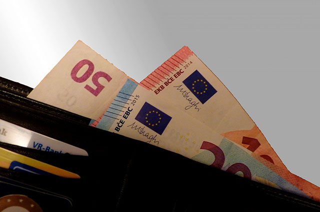 年底了,企业未分配利润能否直接转增实收资本?是否需缴纳20%个税?